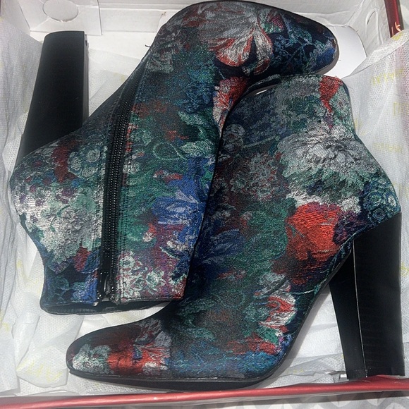 LILIANA SHOES Womens Floral PANNE-1 ANKLE BOOTIES/Boots | NEW/NEW in BOX! 🌸🌺🪻 - Picture 6 of 8